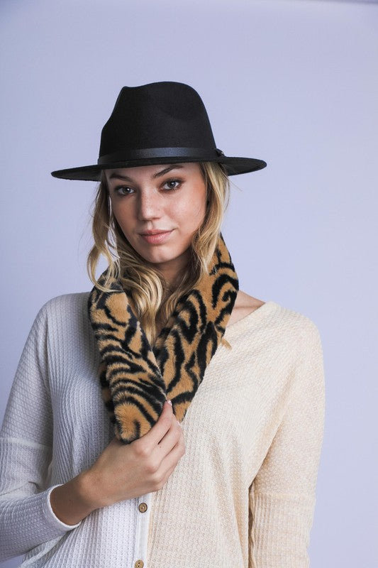 Zebra Print Faux Fur Scarf king-general-store-5710.myshopify.com