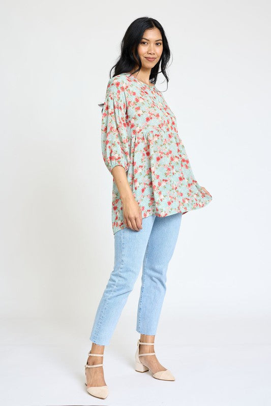 Lightweight Button Accent Ditsy Floral Tunic Top