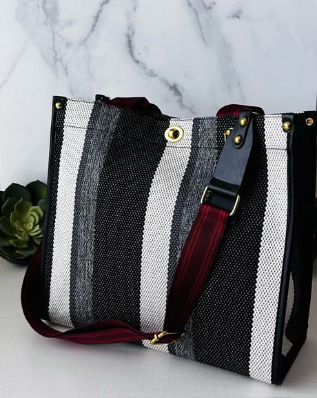 Contrasting Striped Pattern Tote king-general-store-5710.myshopify.com