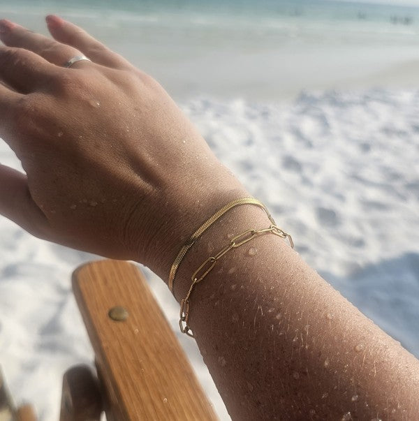 Luxe Gold Paperclip Bracelet king-general-store-5710.myshopify.com