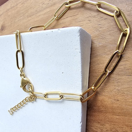 Luxe Gold Paperclip Bracelet king-general-store-5710.myshopify.com