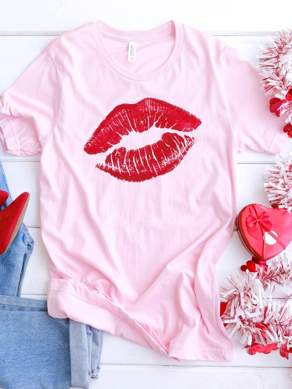 Graphic Red Lips Graphic Tee king-general-store-5710.myshopify.com