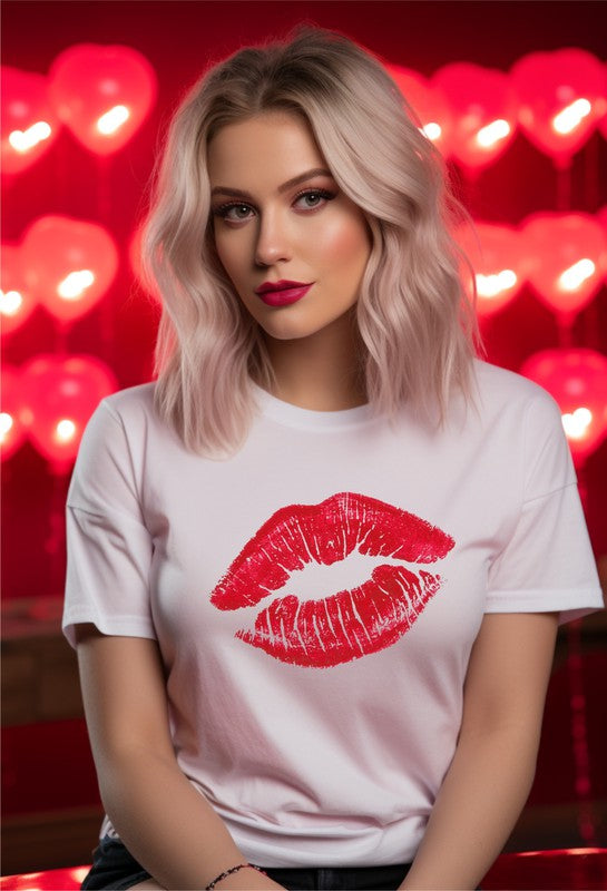 Graphic Red Lips Graphic Tee king-general-store-5710.myshopify.com