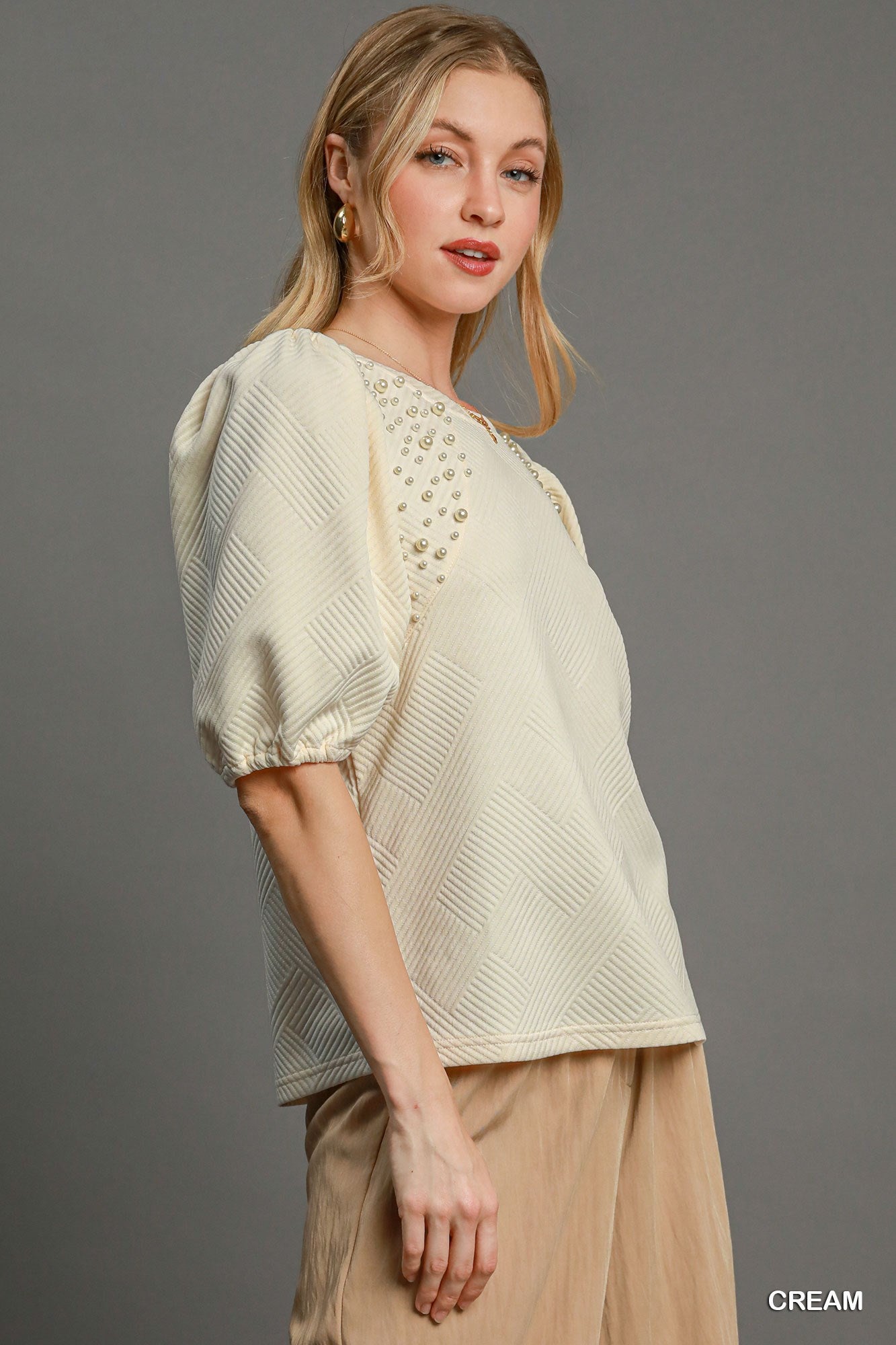 Cream Puff Sleeve Knit Top