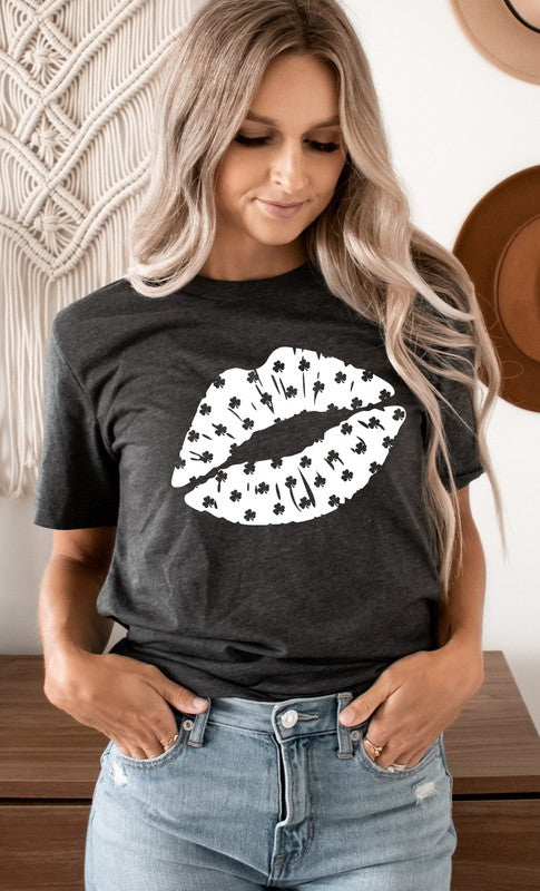 Shamrock Print Kiss St Patricks Graphic Tee king-general-store-5710.myshopify.com