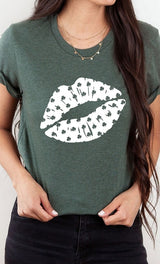 Shamrock Print Kiss St Patricks Graphic Tee king-general-store-5710.myshopify.com