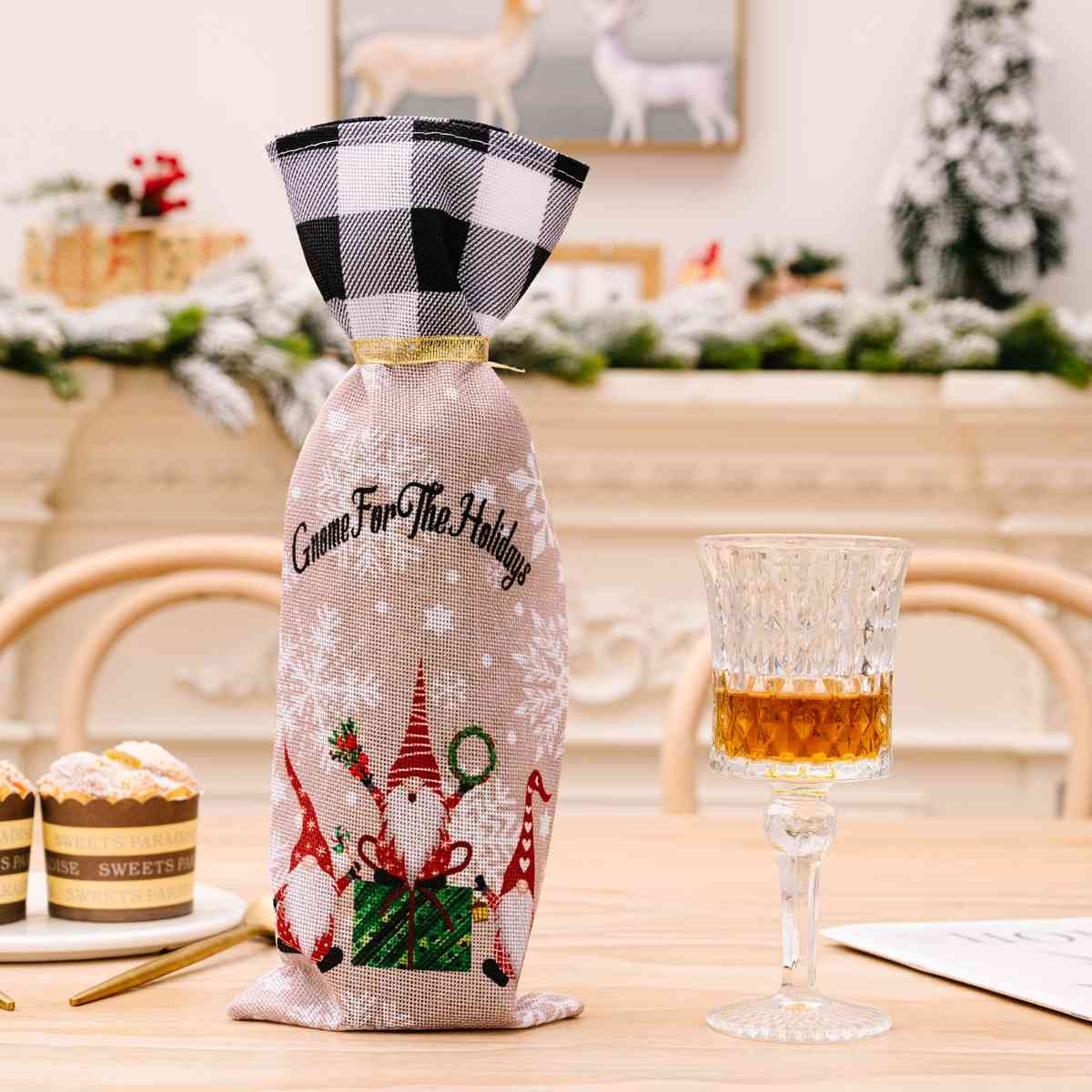 2-Piece Christmas Plaid Wine Bottle Covers - Kings Crown Jewel Boutique