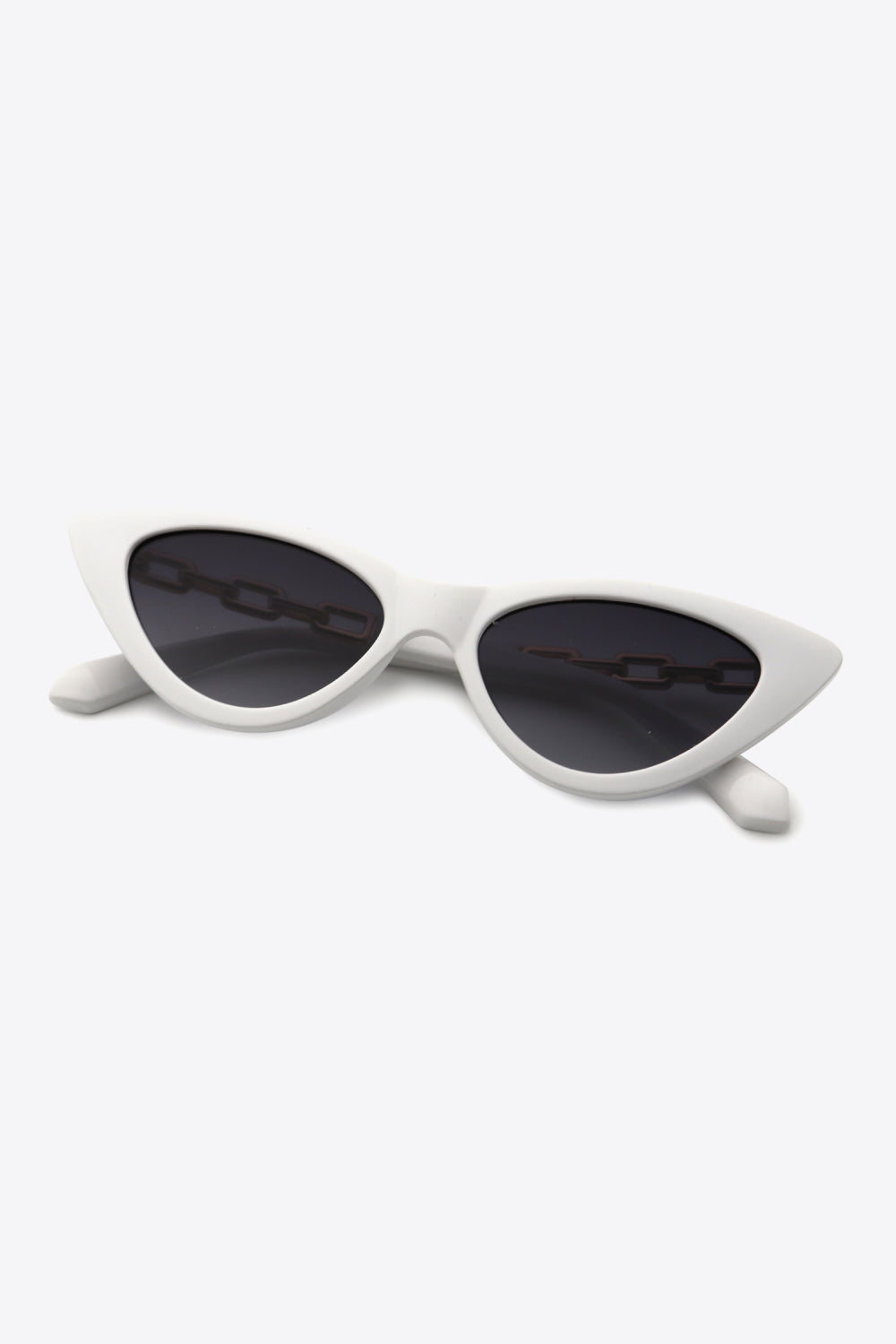 Chain Detail Cat-Eye Sunglasses king-general-store-5710.myshopify.com