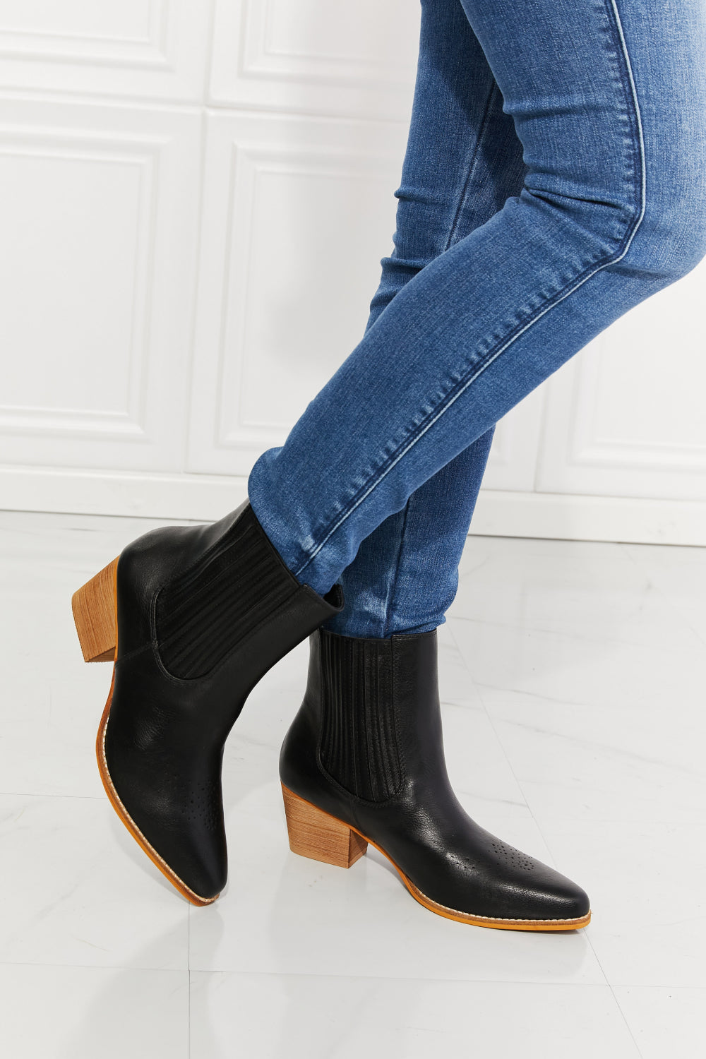 MMShoes Love the Journey Stacked Heel Chelsea Boot in Black king-general-store-5710.myshopify.com