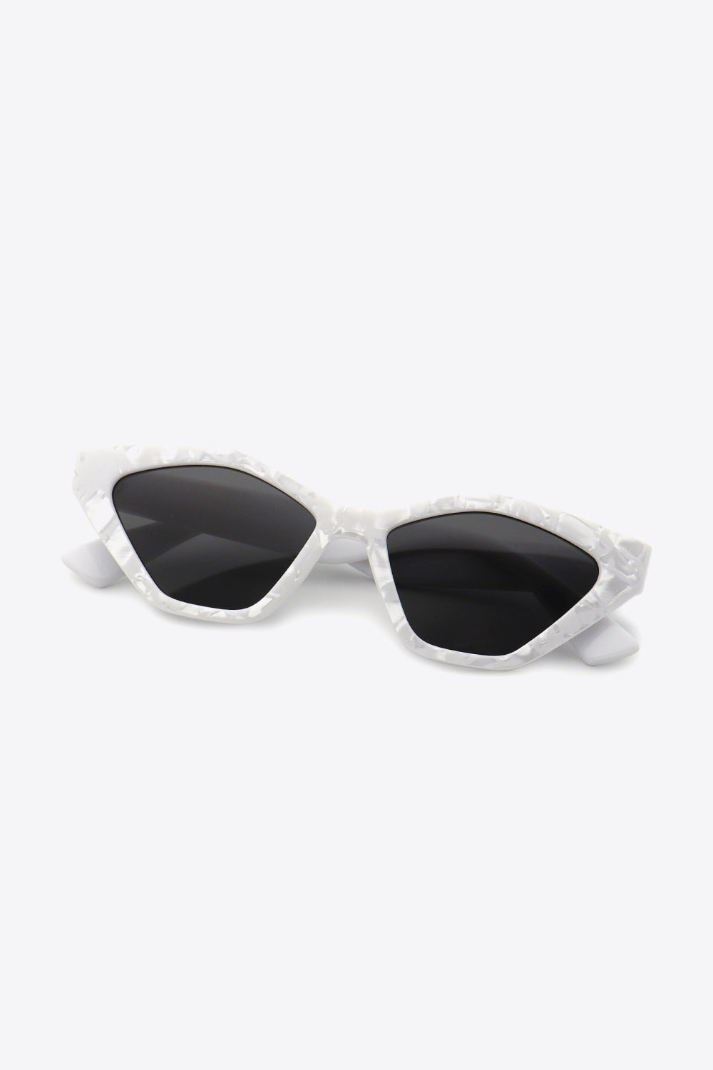 Cat Eye Polycarbonate Sunglasses king-general-store-5710.myshopify.com