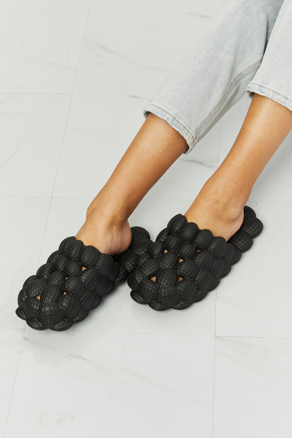 NOOK JOI Laid Back Bubble Slides in Black king-general-store-5710.myshopify.com