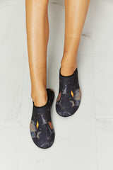 MMshoes On The Shore Water Shoes in Black/Orange king-general-store-5710.myshopify.com