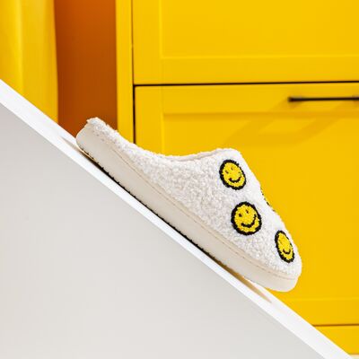 Melody Smiley Face Slippers king-general-store-5710.myshopify.com