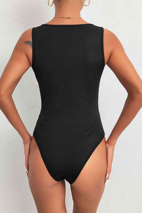 Spliced Lace Deep V Sleeveless Bodysuit king-general-store-5710.myshopify.com